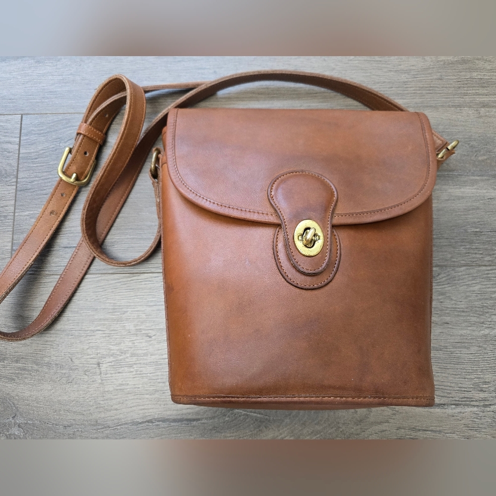 Vintage Coach Shoulder Bag British Tan Leather Classic Fisherman Grandpa - Picture 2 of 11